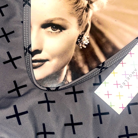 β π€ ββ’ π
 Boutine LA x LoGo Vibes π
β’ π€βπ€ - Picture 1 of 9